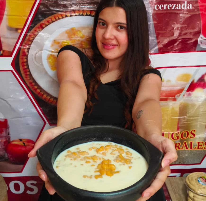Mazamorra pilada tradicional en cazuela